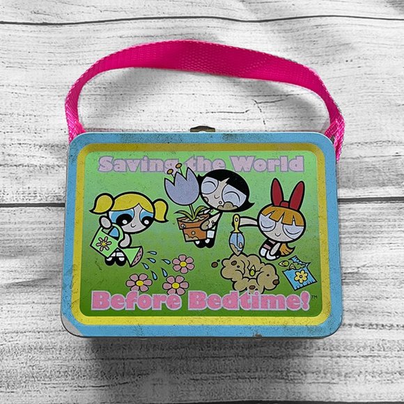 POWERPUFF GIRLS Mini Metal Lunchbox Purse w/ strap circa 2000 / 5.5" x 4" x 2.5" - Picture 2 of 5